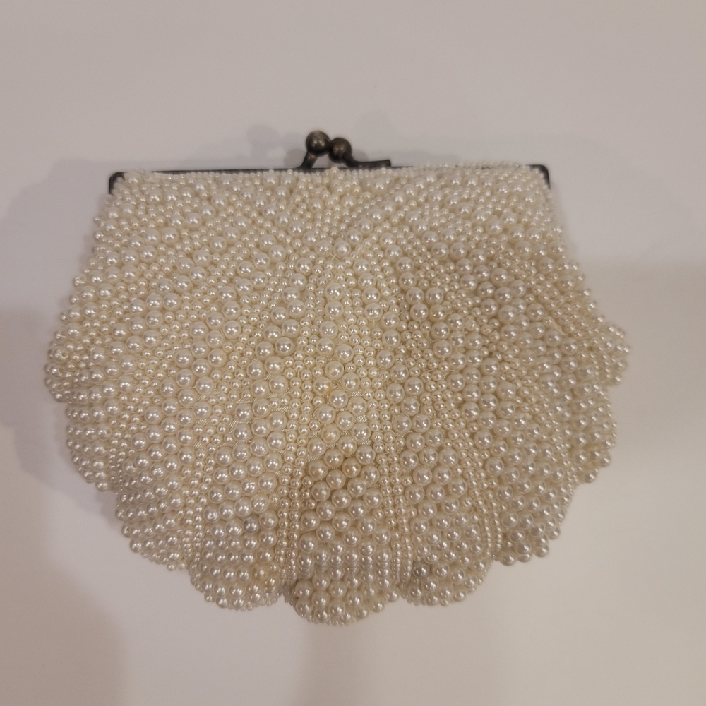 Vintage LaRegale Beaded Pearl Kiss Lock Purse - Picture 5 of 5